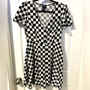 Hot Topic | small checkered dress